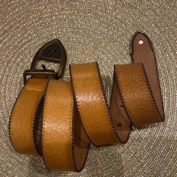 𝅺LEATHER belt size Small good condition - Picture 1 of 4